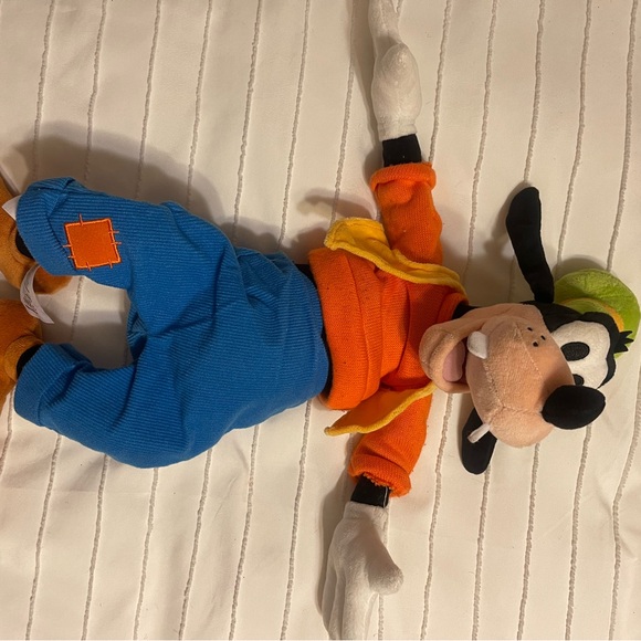 Disney Exclusive Goofy Plush Doll 21” Long GOOD CONDITION - Picture 5 of 6